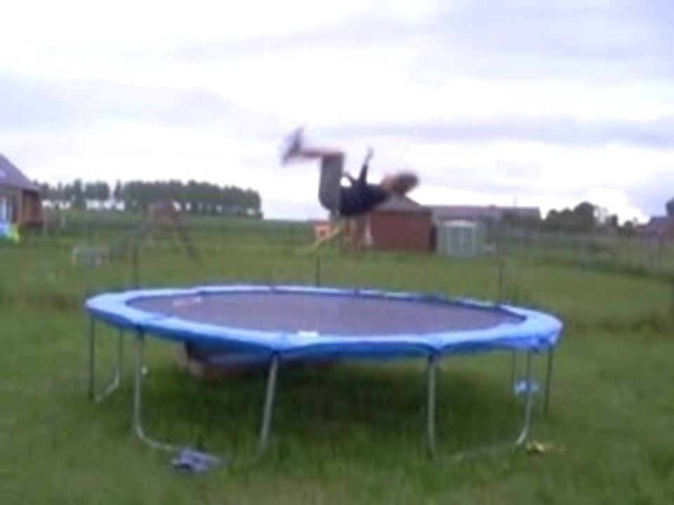 Raff sur trampoline