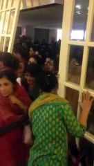 How Girls & Women Broke Door After Getting Sales on Clothes in Karachi