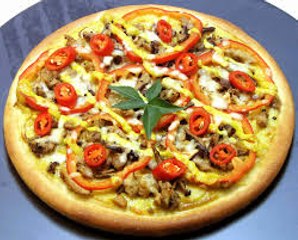 بيتزا الدجاج علي الطريقة الايطالية سرعة وطعم ولا الذ