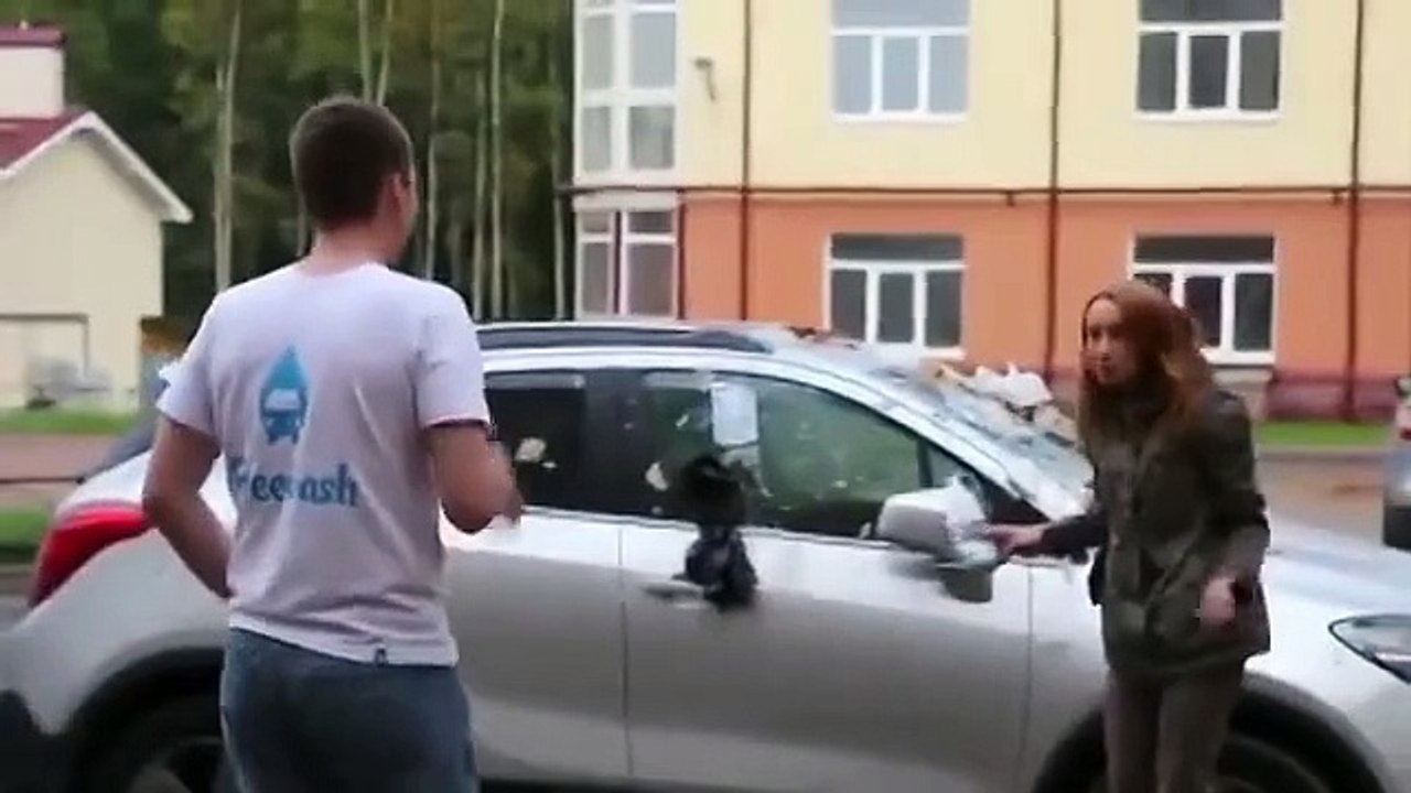 Девушка перепутала машину своего бывшего ))) БЕГИ! БЕЕЕГИИИ!!!)))