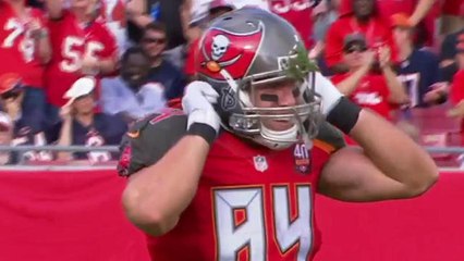 Jameis Winston connects deep to Cameron Brate for 46-yard catch