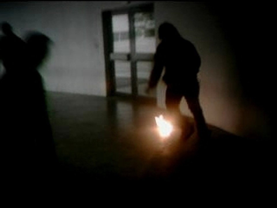 Balle de ping pong en feu