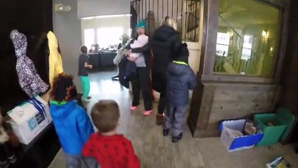 Ils ont trouvé un chaton frigorifié et l'ont sauvé !