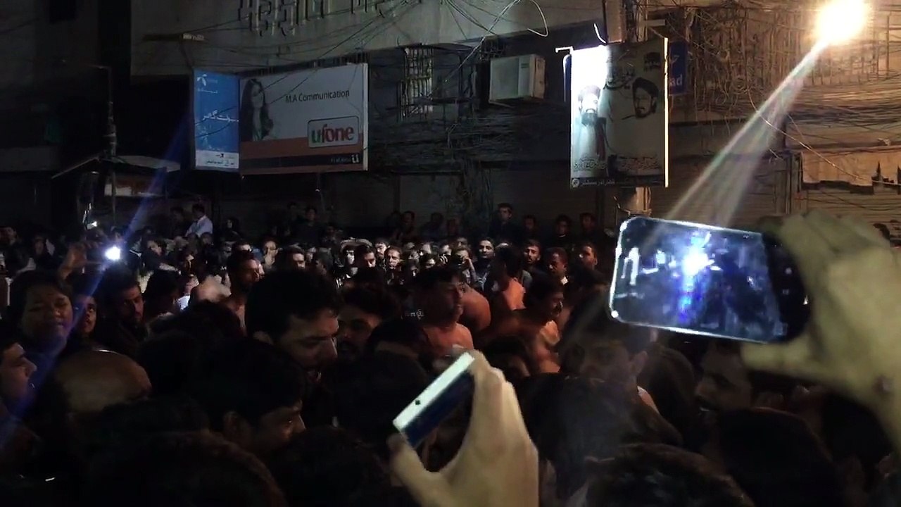 Paika baras rahe hai taboot par Hassan(a.s) ke. 28 safar 2015 kharadar