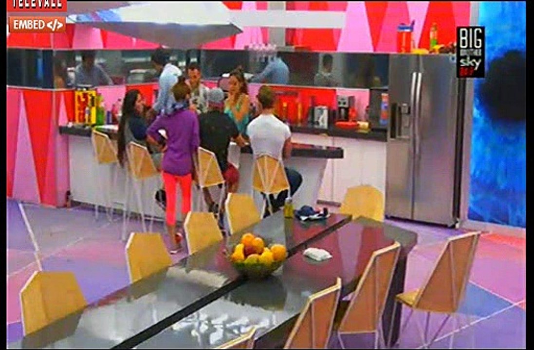 Rox vai dormir com a blusa do Vera P2 - 18.11.2015