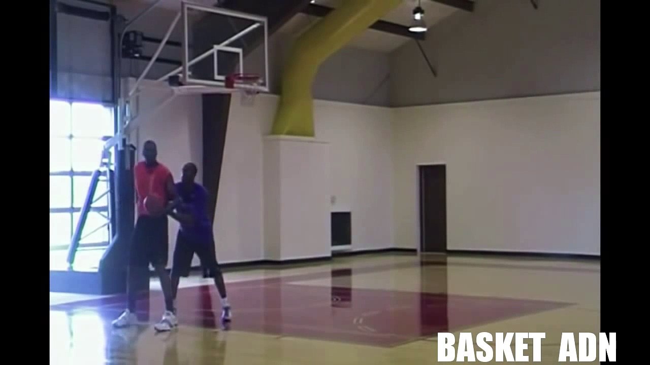 Hakeem Olajuwon Teaches Kobe Bryant