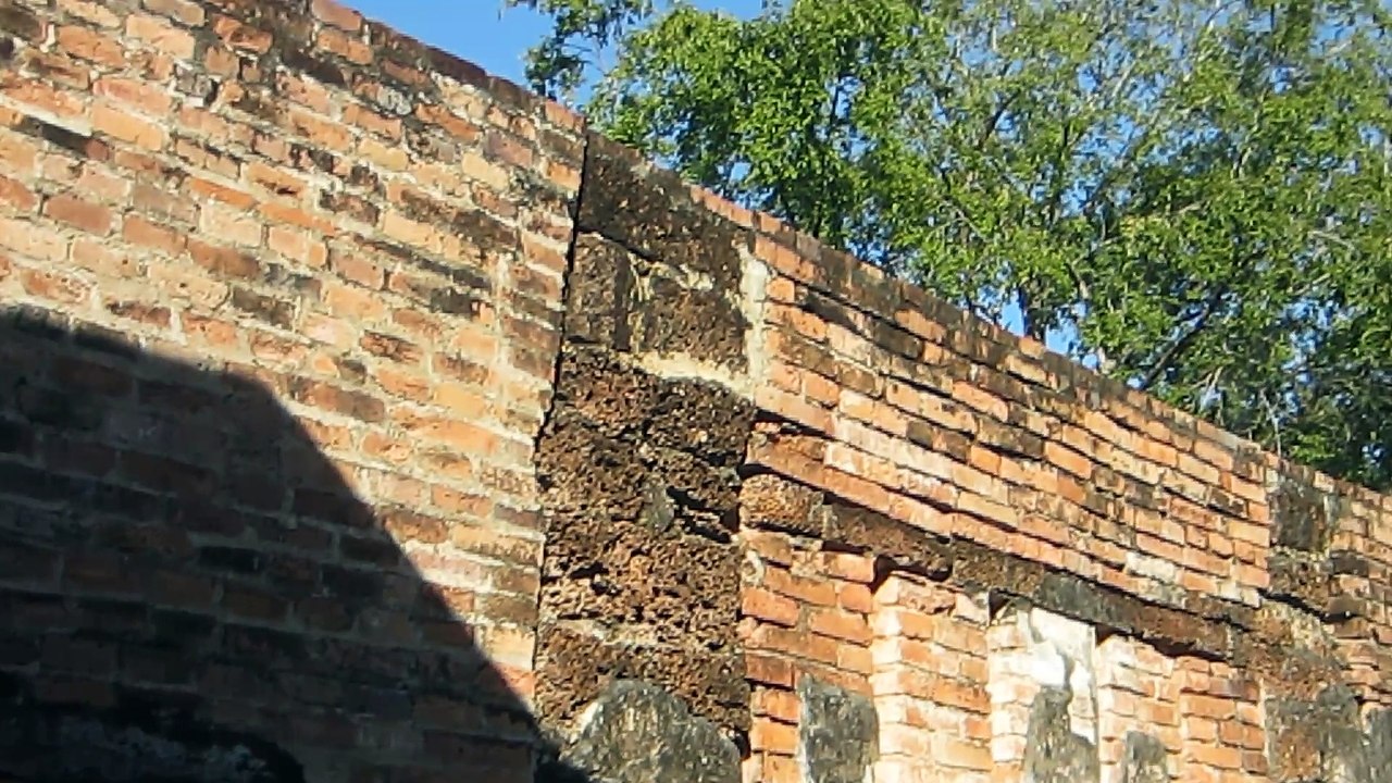 SITE ARCHÉOLOGIQUE DE SUKHOTHAI  -- PREMIÈRE CAPITALE DU SIAM -- (THAÏLANDE) LE 27 NOVEMBRE 2015
