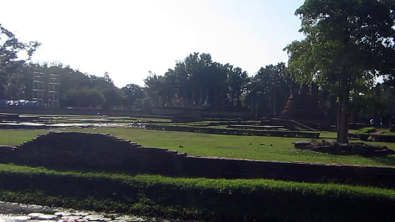 SITE ARCHÉOLOGIQUE DE SUKHOTHAI  -- PREMIÈRE CAPITALE DU SIAM -- (THAÏLANDE) LE 27 NOVEMBRE 2015