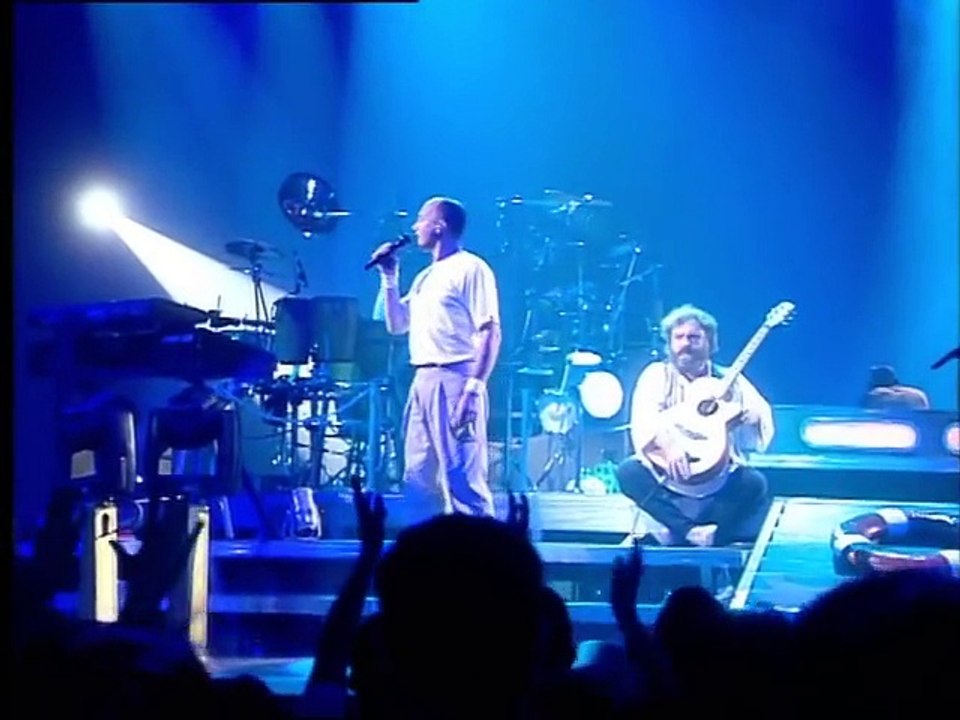 Phil Collins - Another Day In Paradise  Live And Loose in Paris