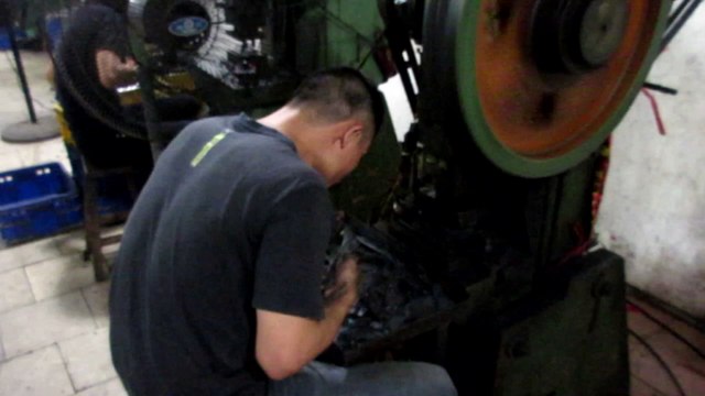 Furniture Hardware & Furniture Fittings - China: Bed Lift Support / Production 4