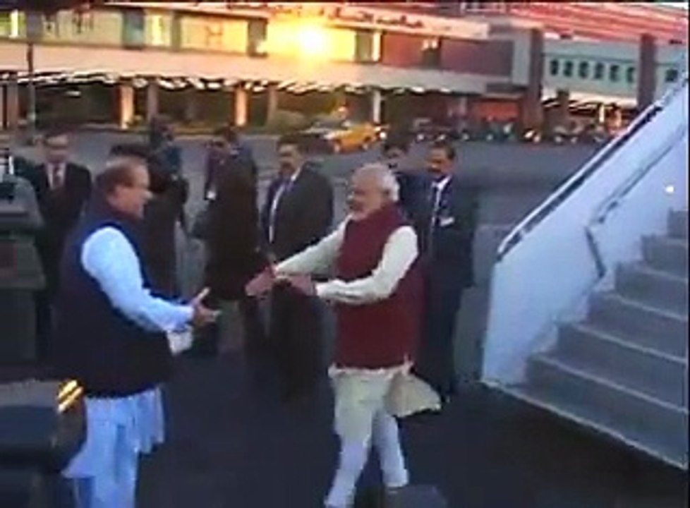 Modi arrives in Lahore on surprise visit  Welcomed By Prime Minister Muhammad Nawaz Sharif