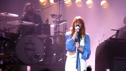 FLORENCE + THE MACHINE : All you need is love (Paris Zenith)