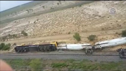Un train transportant 200 000 litres d'acide sulfurique déraille en Australie