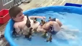 Funny Videos - Kid Tub Bath With baby Ducks