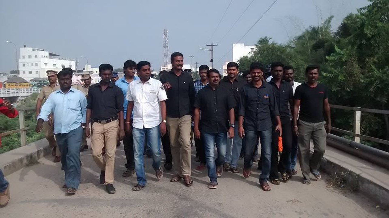 கரூர் அமராவதி ஆற்றை தூர்வாரும் நிகழ்ச்சியை சீமான் தொடங்கி வைக்கிறார் என்றவுடன், நிகழ்ச்சிக்கு அனுமதி மறுப்பு | 28Dec2015