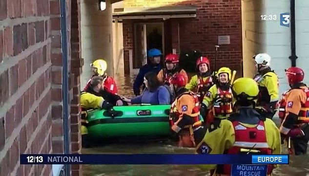 Inondations en Angleterre : les habitants piégés chez eux n'ont rien vu venir