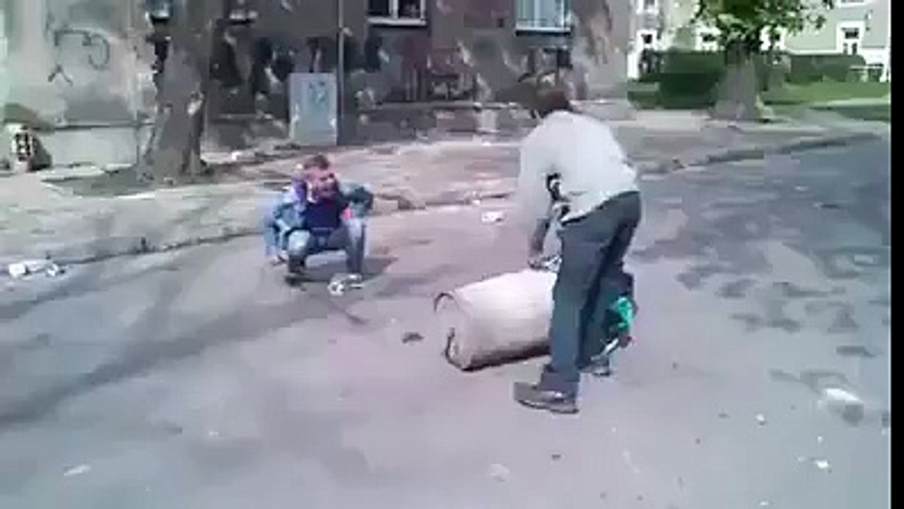 İşsizlikte level atladılar tenekeden bomba yaptılar