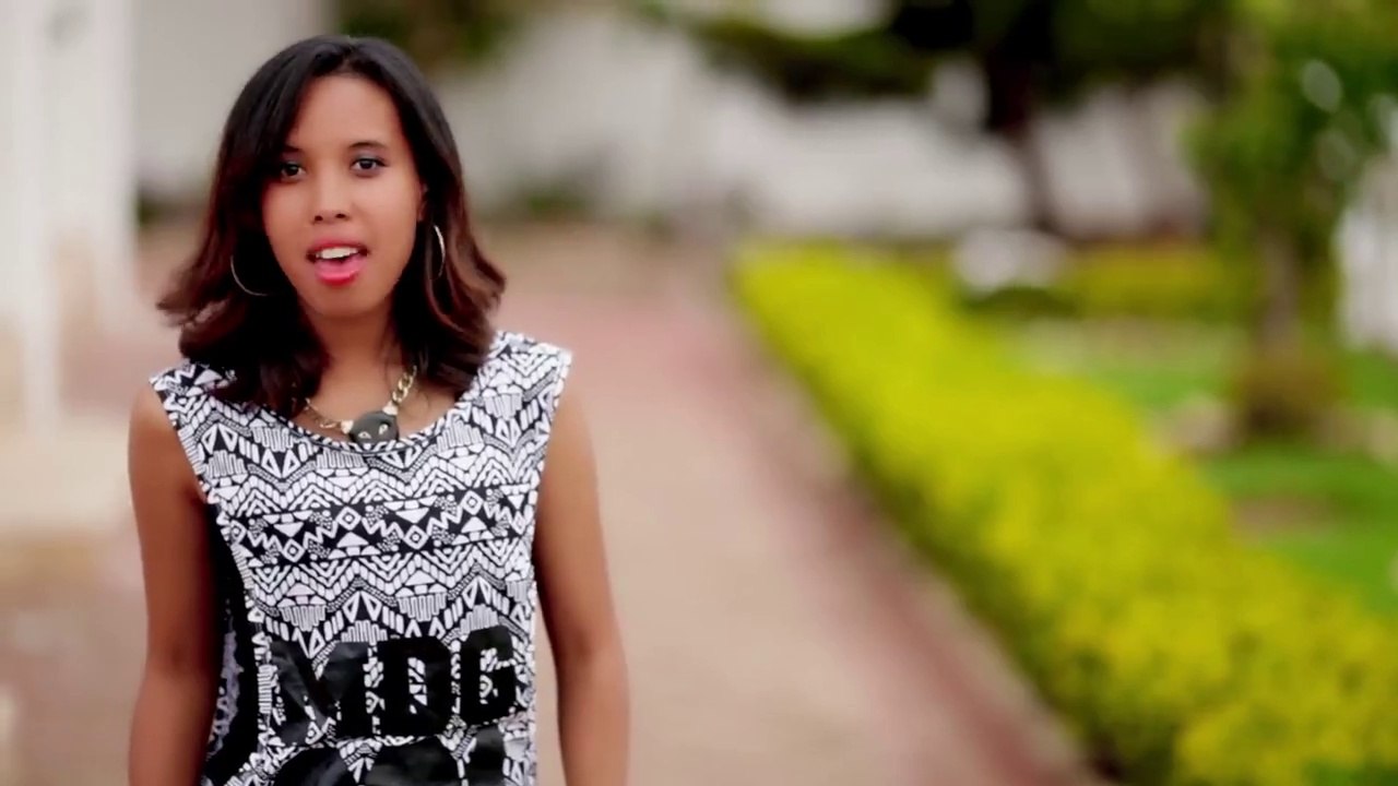 ISA ROA TELO & DJ PRINCESS  -  Mozika  (gasy HD 2015)