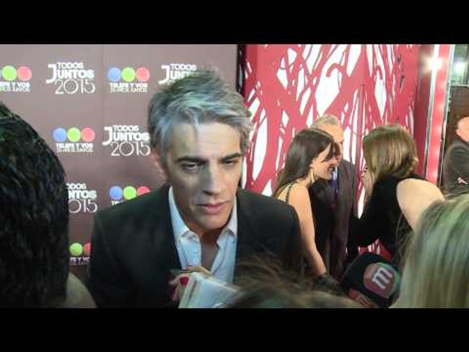 Pablo Echarri envía besos a los fans de Los Creadores!