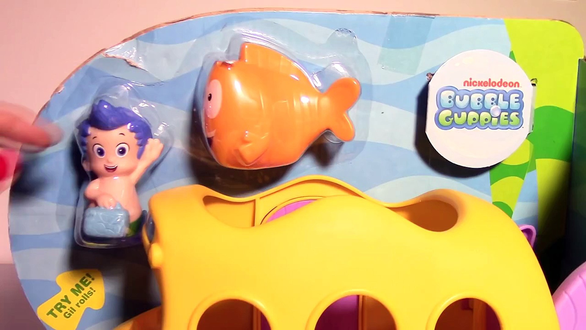 Bubble guppies best sale school bus toy