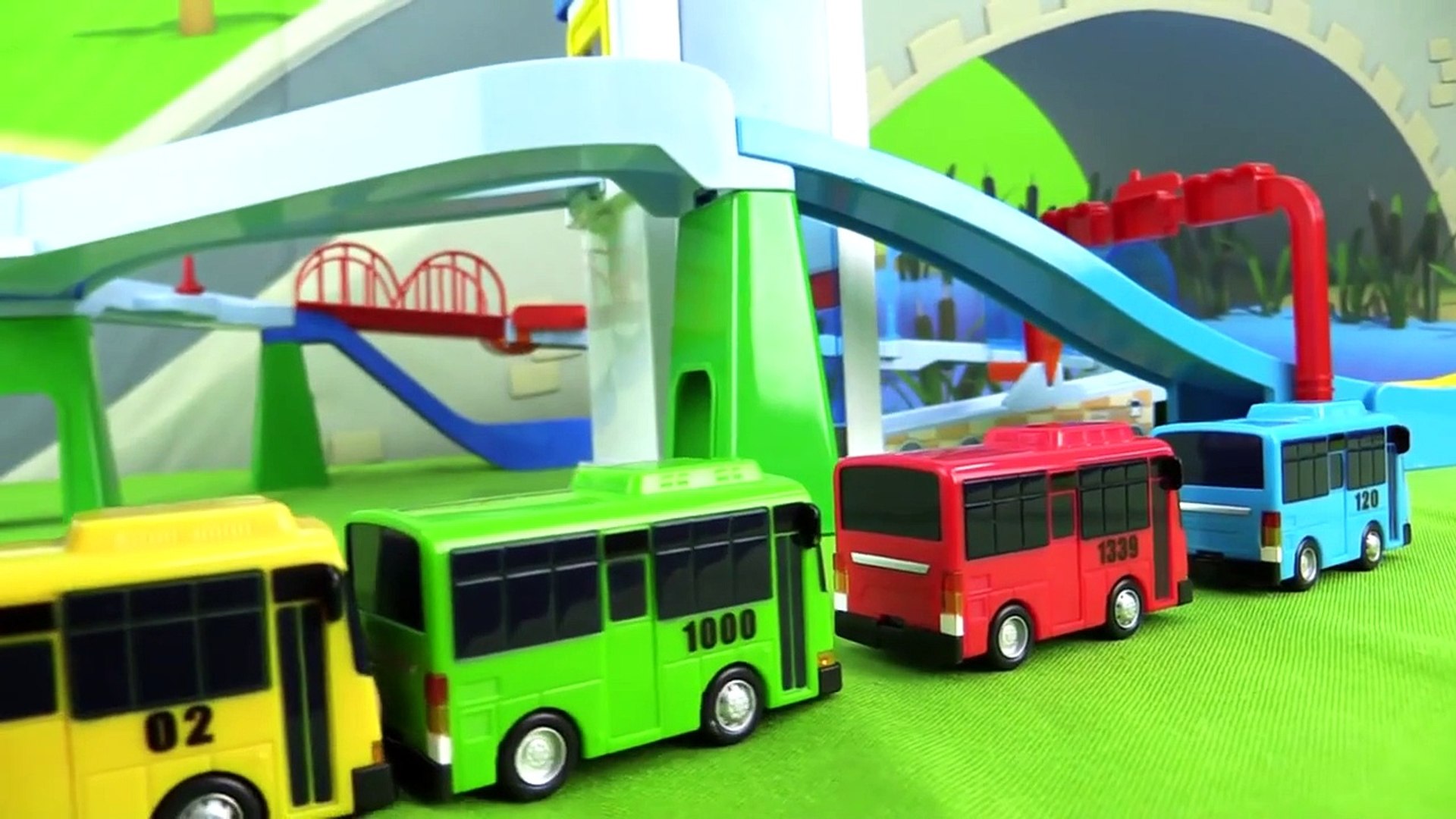 Toy Cars - RACING TRACK: Paws Patrol & Peppa Pig Ride TAYO Bus (타요) Wheels  on the Bus Demo! - Dailymotion Video