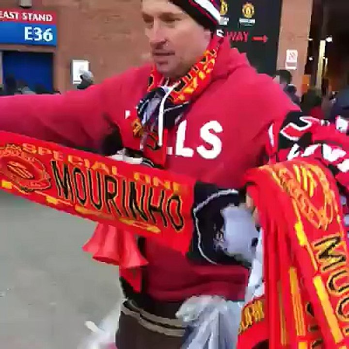 United fans for Mourinho