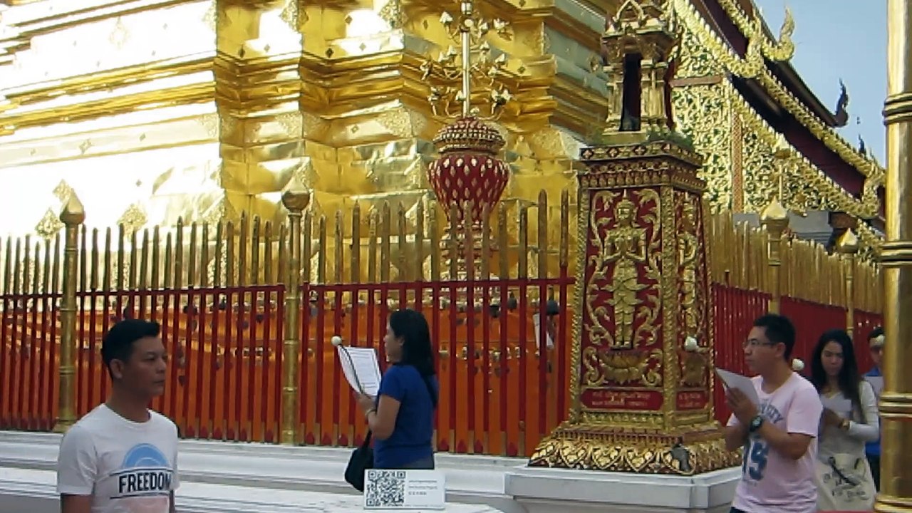 WAT PRA DOI SUTHEP SITE SACRE A CHIANG MAI (THAÏLANDE)  LE 28 NOVEMBRE 2015