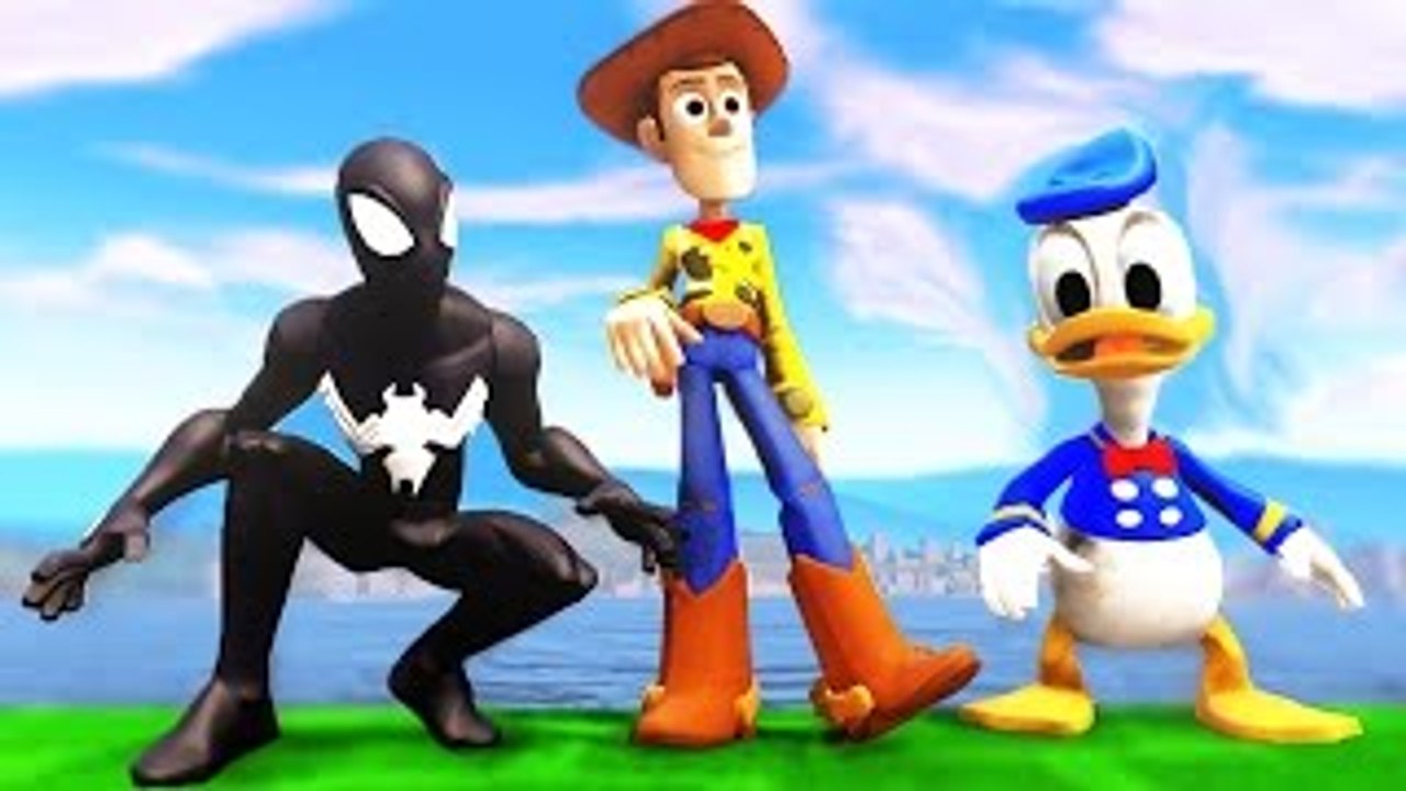 Black Spider Man & Toy Story Woody & Disneys Donald Duck play around Cars and Animals !!