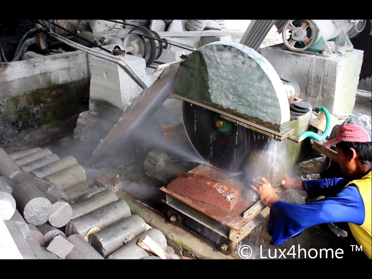 How it`s made - Lux4home™ River Stone Bathtubs