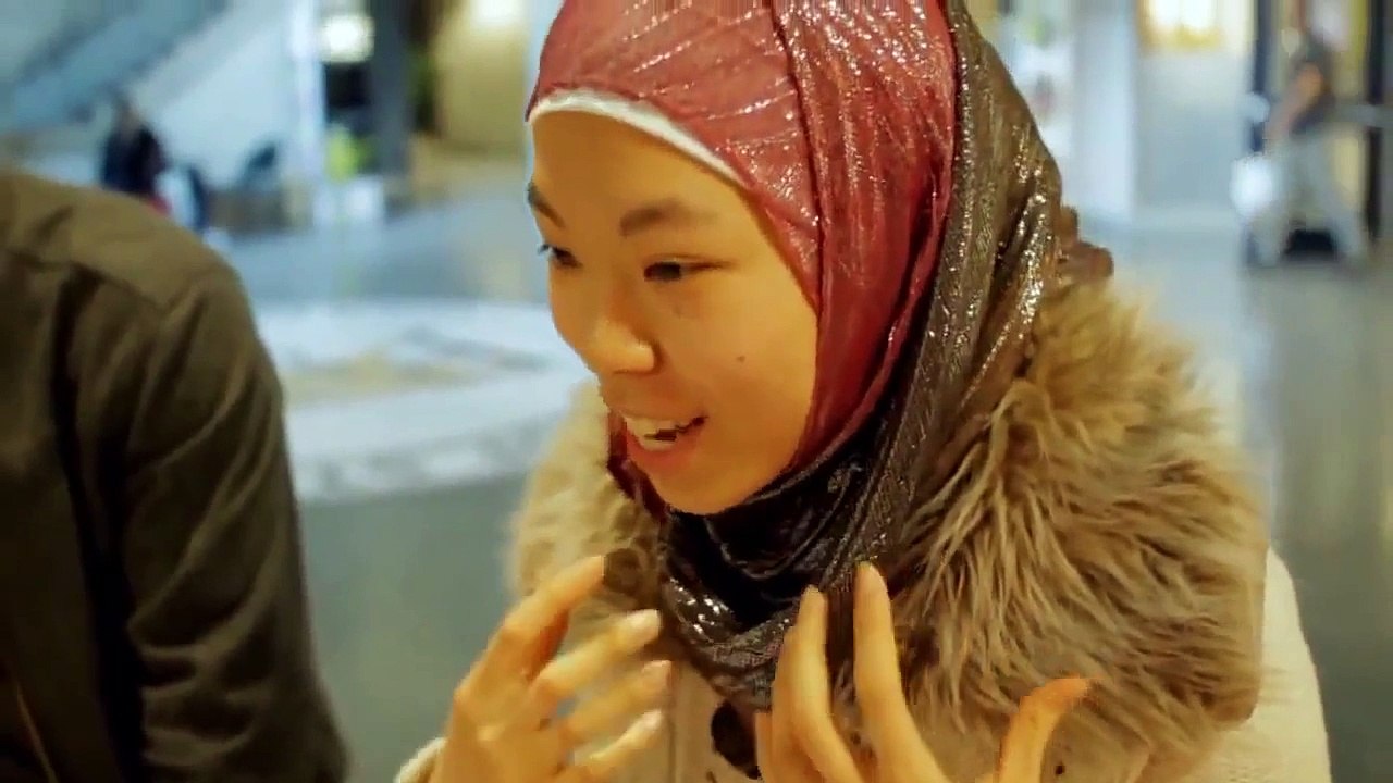 Non-Muslims Wear ‪#‎Hijab‬ "Muslim Headscarf"