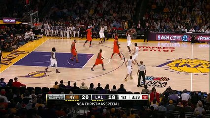 Kobe bests Carmelo in Christmas duel!