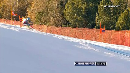 Christof Innerhofer descend une porte sur le dos !