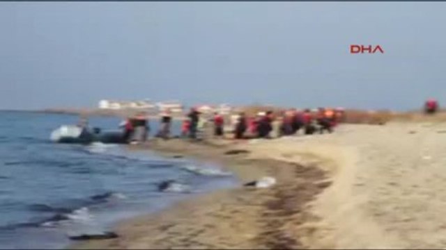 Dikili Geride Kesilen Pembe Tokalı Saçlarını Bıraktı