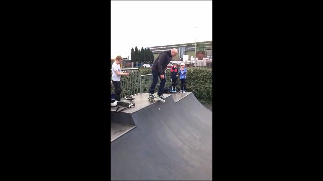 Comment impressionner des ados dans un skatepark - Grosse gamelle