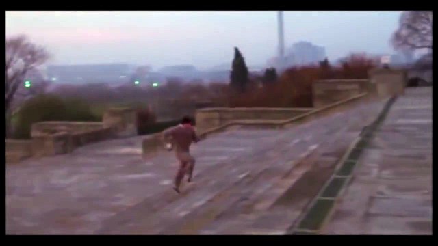 Il enlève la musique d'une scène culte et la remplace avec un son plus réaliste