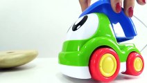 Okul öncesi eğitim - Renkler - Küçük kamyon ve oyuncak piramidi