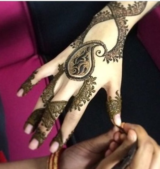 Bestest Dubai Saudi Mehandi Henna Designs