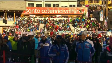 Le skieur italien Christof Innerhofer heurte une porte (Santa Caterina)
