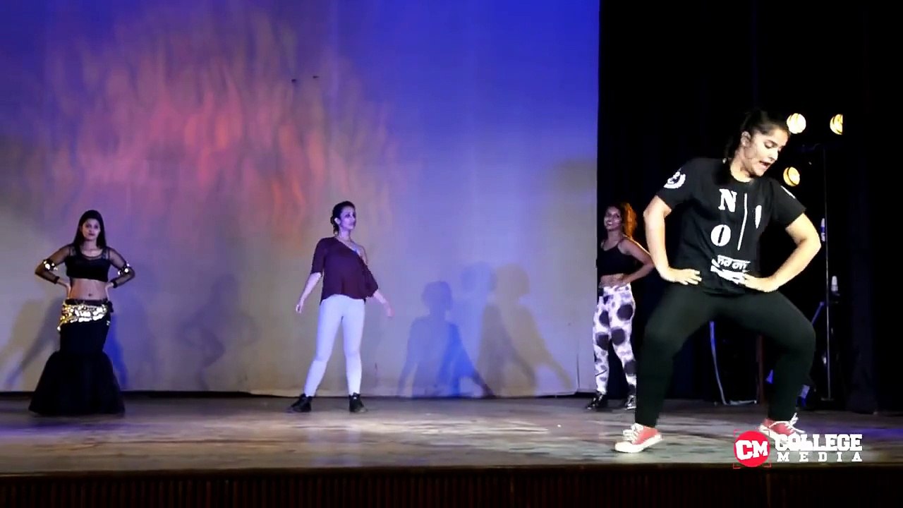 Super Girls Face off Battle - Belly Dance - IIT Delhi