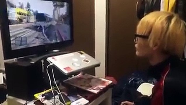jepang Nangis PS4 Nya dihancurkan Bapak nya , 【神回】新品のPS4粉々に！！ニートVS親父ガチ喧嘩！！