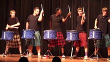 Ces étudiants montent sur scène lors du show du lycée