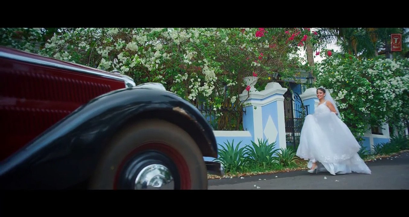 Close To Me (Tu Hai Ki Nahi) VIDEO Song - Mannu - Nyx Lopez