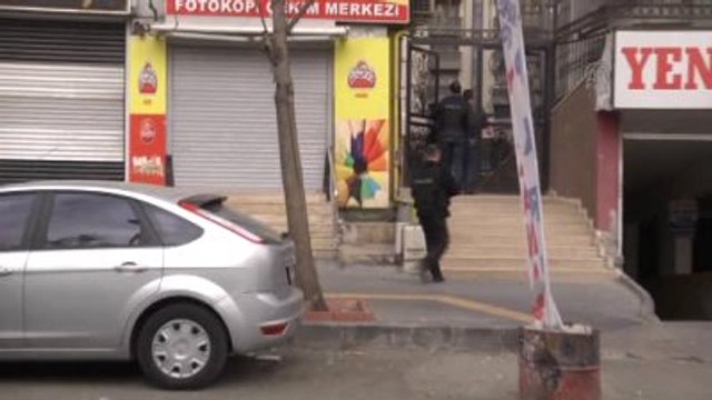 Bina Çatısına Roketatar Mermisi İsabet Etti