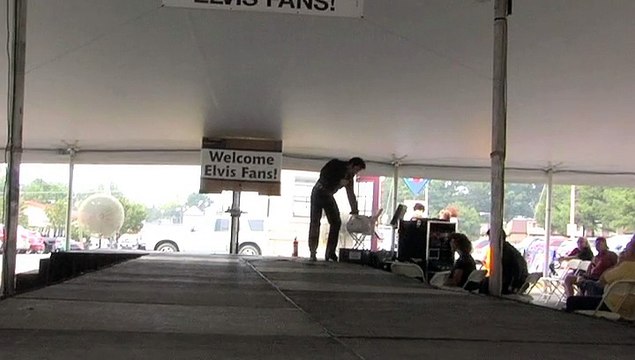 Lou Jordan sings 'Love me Tender' Elvis Week 2007