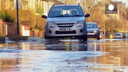 Folytatódik az áradás Nagy-Britanniában