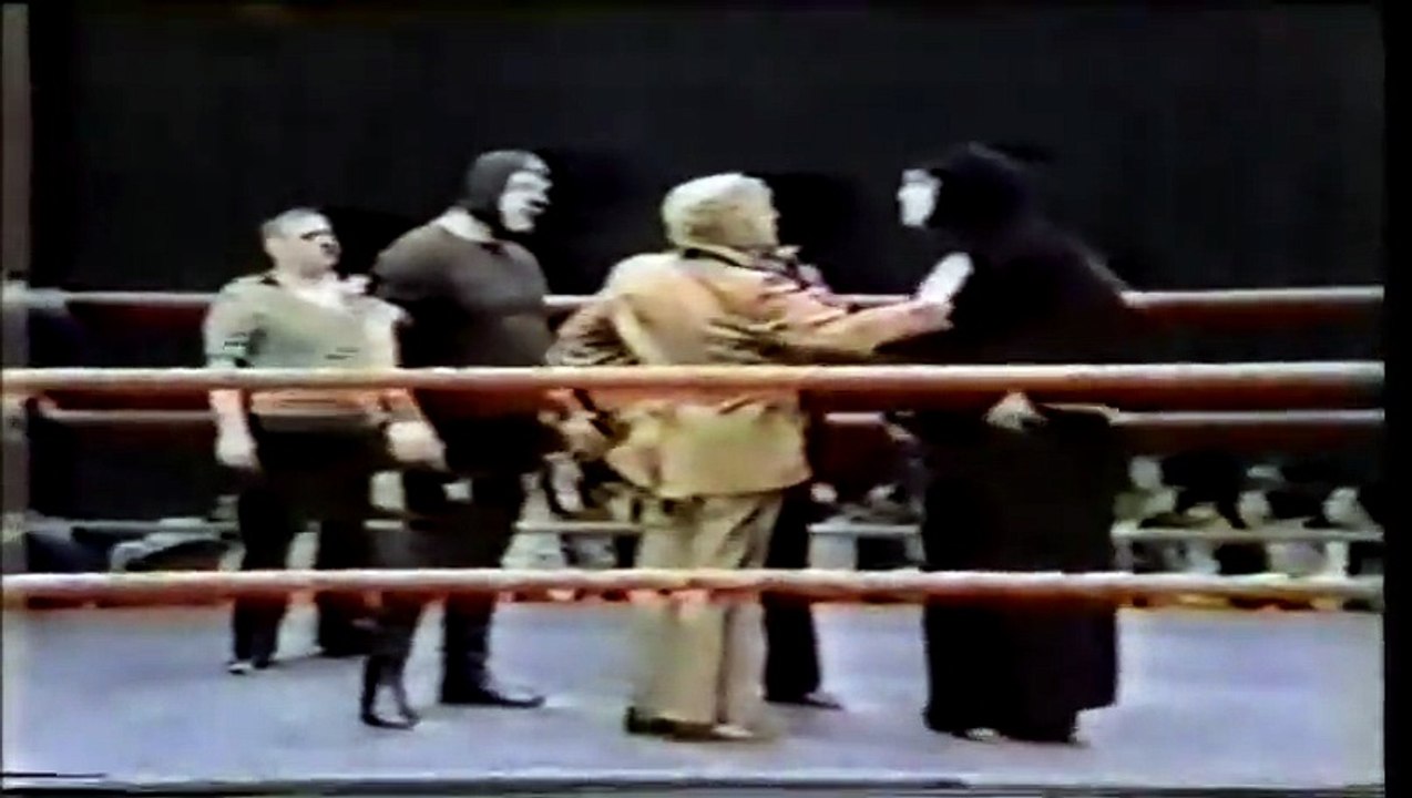 Super Destroyer Mark II (Sgt. Slaughter) fires Lord Alfred Hayes