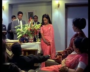 Guddi Main To Kab Se Khadi