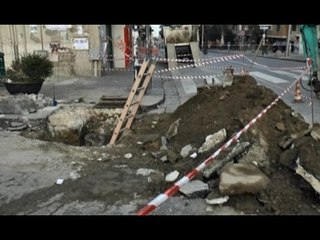 Napoli - Voragine ai Colli Aminei: il dramma delle famiglie sgomberate (28.12.15)