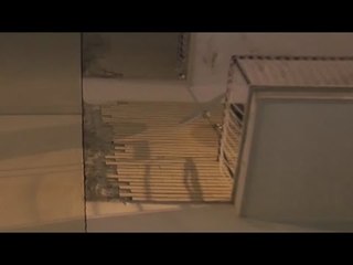 Napoli - Voragine e palazzo lesionato: 36 famiglie sgomberate (28.12.15)