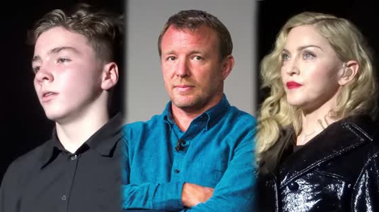 Guy Ritchie crea barreras entre Madonna y su hijo en la pelea por la custodia